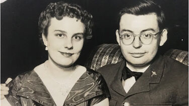 Black and white photo of Eric and Winifred Bateson as a young couple